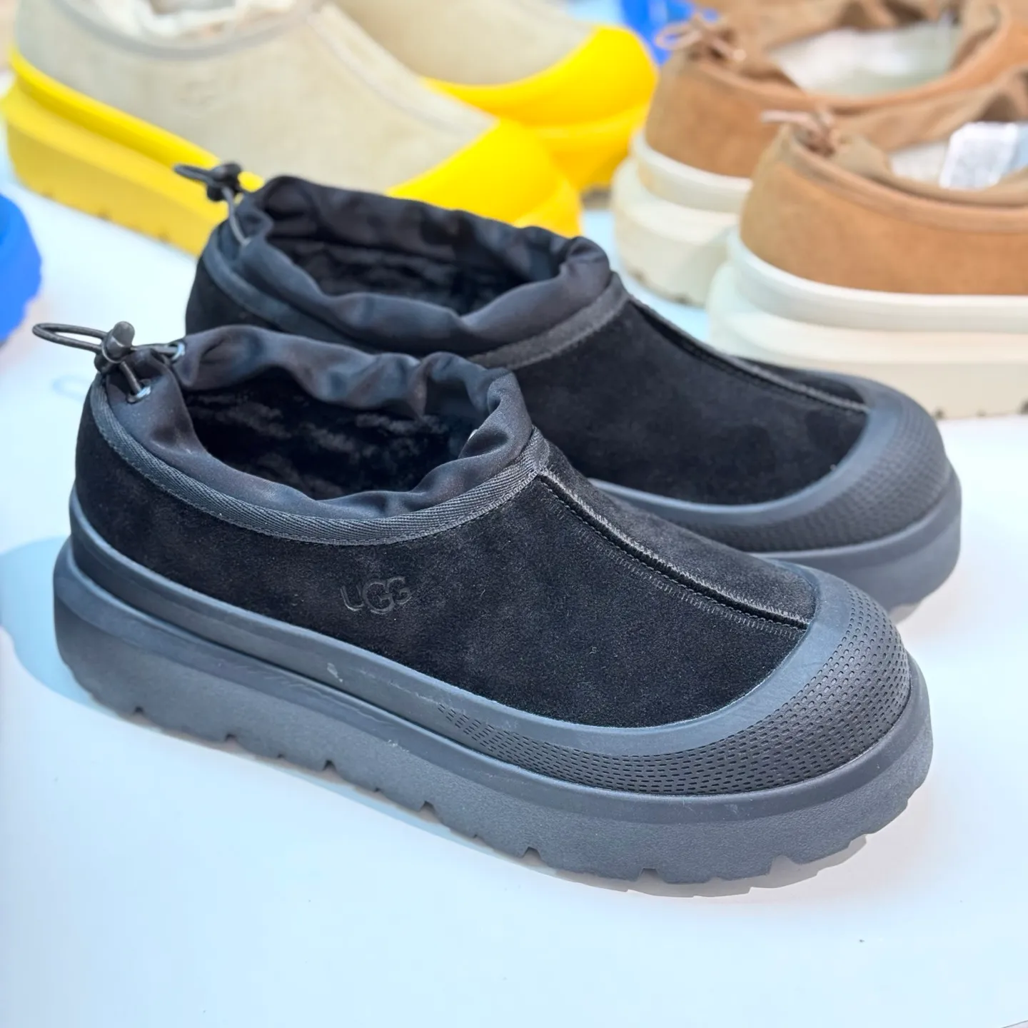 Local 💰600 Exclusive version Original OEM grade UGG Wang Yibo's same style High-end exclusive supply Pyramid-top workmanship quality High-end needs to come # Big advantage supply ❗️❗️❗️ Low-top men's and women's shoes size: 36 37 38 39 40 41 42 43 44#